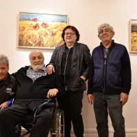 Prva fotografija ob postavitvi razstave v New Yorku: (z leve) Filip 
Krtelj, Vojko Gašperut - Gašper, njegova žena Danica Gašperut 
Urbanc in uradni fotograf razstave Marjan Lešnik.