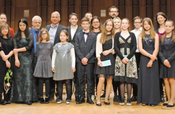 Koprsko glasbeno šolo je v Glasbeni šoli Ignacija Paderewskega v Bialystoku predstavila krepka posadka. 