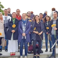 Pri raziskovalni nalogi so sodelovali Luka Novak, Petra Lukan, 
Jernej Sitar, Marko Bundalo, Gregor Kermelj, Sara Veber, Danijel 
Gontarev, Leonida Borondič in Robi Kovač (vseh ni na fotografiji)  
pod mentorstvom  dr. Polone Sitar  in  dr. Katja Hrobat Virloget.