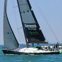 Na 20-metrski jadrnici CleanSport One, ki je tekmovala  na najbolj 
znani regati okrog sveta Volvo Ocean Race, bodo   pripravljali  pouk 
za  20 do   22 učencev.    