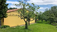 Podružnično šolo bodo dozidali na tej strani.  