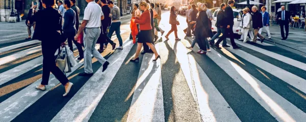 Smo proti izposojenim besedam, proti tujkam, a brez njih ne gre