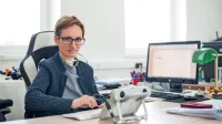 Dr. Sara Ahlin Doljak,  odvetnica, obolela za multiplo sklerozo