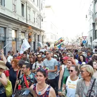 Množično in pisano na tržaški paradi ponosa