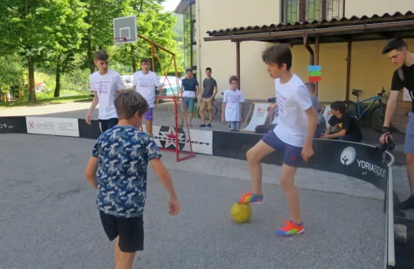 V mladinskem centru so parkirišče umaknili v prid športnemu 
igrišču. Žal samo za en dan.
