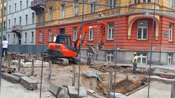 Zaposlitvene namere za tretje četrtletje so najmočnejše v zadnjih 
dveh letih, to še zlasti velja za gradbena podjetja. 