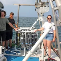 Ekipa Tihomirja Makovca z Morske biološke postaje Piran NIB   vsake 
dva tedna opravlja meritve  v bližini oceanografske boje Vida.

 