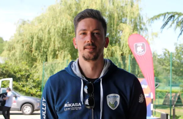 Novogoriški odbojkar Dejan Vinčič, prvi organizator igre slovenske 
reprezentance