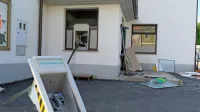 Iz bankomata banke Intesa Sanpaolo so ukradli približno 20.000 
evrov.