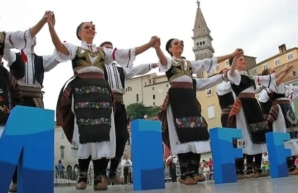 MIFF letos gosti folklorne skupine iz osmih držav. 
