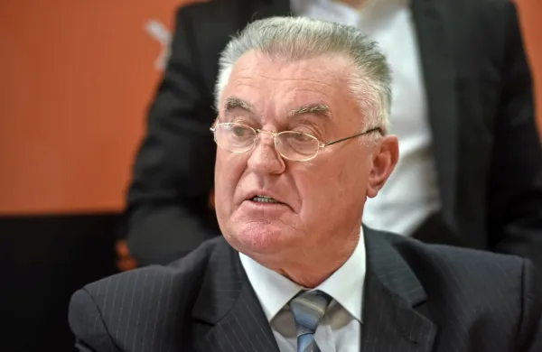  Zvezo društev upokojencev Slovenije bo še naprej vodil dosedanji 
predsednik Janez Sušnik.