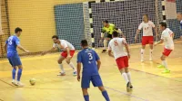 Rdeče-beli Oplast je - tako kot modri primorski tekmec Bronx - 
državno prvenstvo končal v četrtfinalu. 