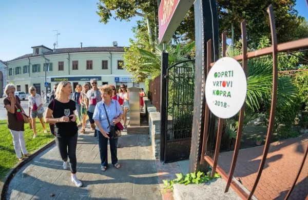 V soboto popoldne se bodo udeleženci Odprtih vrtov ponovno 
sprehodili po skritih, zelenih koprskih kotičkih.