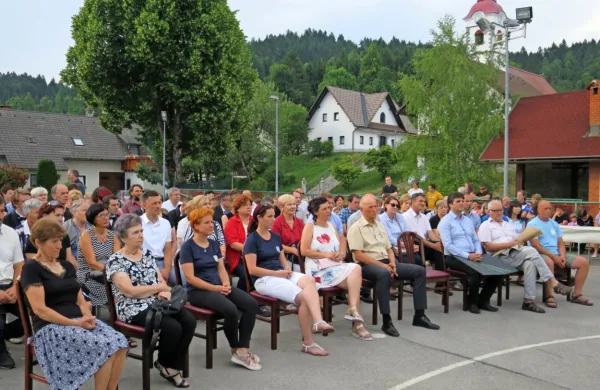 Občinske nagrade so podelili na Plati, družabnem in športnem središču Ledin. 