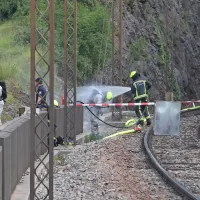 V predoru pri Hrastovljah iztirili vagoni s kerozinom