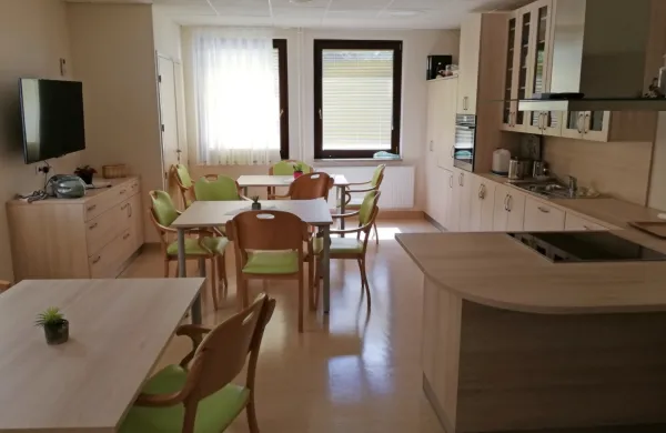 V prenovljenih prostorih D-trakta v prvem nadstropju doma so uredili tudi skupni prostor za novo 
bivalno skupnost.