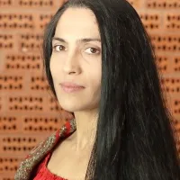 Zapela bo madžarska romska 
pevka Mónika Lakatoš. 