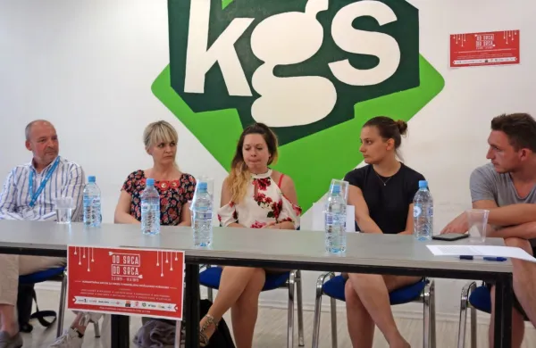 Da bi posebej zbirali denar za rehabilitacijo ljudi s poškodbami 
možganov, je pobudo dala Nastja Slokar (v sredini).