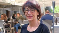  Florence Hartmann: “Sem proti popolni transparentnosti, ker 
menim, da je treba spoštovati zasebnost, saj so mediji že tako lačni 
vsakršnih zasebnih podrobnosti, vendar pa  zagovarjam potrebo 
po dostopnosti do zaupnih dokumentov,” pravi Florence Hartmann.