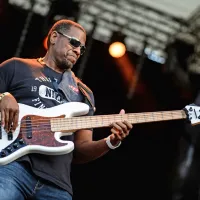 Jason Cale Band je rokersko zašpilal s pomočjo ameriške ambasade. 