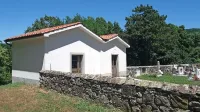 Domačini so z lastnim denarjem in delom zgradili mrliško vežico in 
čajno kuhinjo ob njej, obnovili zid okoli pokopališča, vse lepo 
vzdrževali, nato pa so jim objestneži prav na vaški praznik   razbili 
vse šipe. 