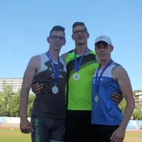 Za najboljši izid na DP je poskrbel ptujski metalec diska Kristjan 
Čeh, bron pa je dodal Novogoričan Matej Stanič (desno).