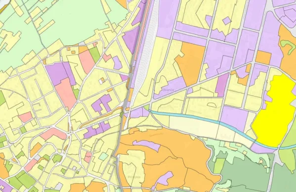 Na geoportalu je med drugim mogoče najti tudi prikaz usklajenih 
podatkov namenske rabe občin Gorica in Nova Gorica (državna 
meja je v sivi barvi).