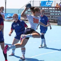 Igrišče na koprskem pomolu ima prav poseben čar - bližino 
morja.