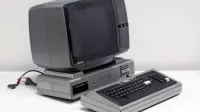  Radio Shack TRS 80 je bil prvi osebni računalnik v slovenski 
Istri. 