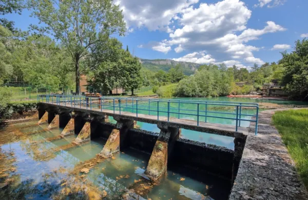 Nihče ne ve, kje pod zemljo je razliti kerozin
