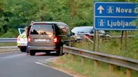 Zaradi dogajanja  na hitri cesti H4 sta bila v nedeljo popoldne nekaj 
ur zaprta uvoz in izvoz Vogrsko. 