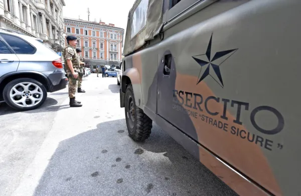 Po trža&scaron;kih ulicah patruljirajo vojaki