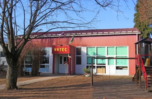 Predvidoma konca leta bodo otroci in zaposleni zapustili stari 
vrtec in se preselili v novega.