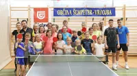 Zaključek sezone so v NTK Mahle Letrika v Vrtojbi proslavili v družbi  domačega vzornika, olimpijca Bojana Tokića (drugi zadaj z leve).