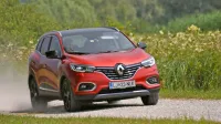 Ob prenovi je prodajno uspešen kadjar dobil tudi nov 1,3-litrski 
bencinski motor, ki lahko poskrbi za nekaj več dinamike med 
vožnjo.