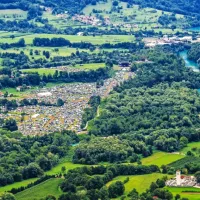Sotočje v Tolminu je eno najbolj prepoznavnih prizorišč za 
festivalske počitnice.