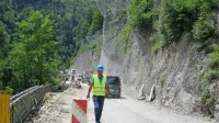 Od ponedeljka 29. julija do 1. septembra bo glavna cesta v Idrijo 
zaprta za ves promet.