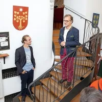 Christof (levo) in Georg Winkler-Hermade, graščaka z gradu 
Kapfenstein, ki imata priimek po kraški Grmadi.