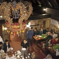 Heurige - vinotoč oziroma osmica, kakršnih je veliko  na Dunaju.