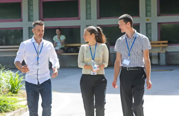 Med predavatelji na kongresu so bili  (z leve): Matej Bombač, 
Milena Mirković in vodja ter organizator kongresa Benjamin 
Marjanovič.   
