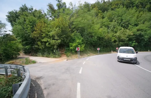  Srb  je v neposredni bližini meje z Italijo odložil štiri tujce.