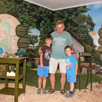 Nizozemec Roland, ki iz kampa Pivka jama z družino vsak dan odhaja na kratke izlete v okolico, se 
je včeraj pridružil vodenemu ogledu Ekomuzeja Pivških presihajočiih jezer.