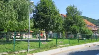 Največ prostih mest za otroke imajo med petimi vrtci v občini 
Idrija  v Godoviču. 