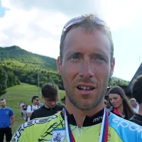 Slovenski selektor je Matjaž Budin (MTV Črni Vrh nad Idrijo).