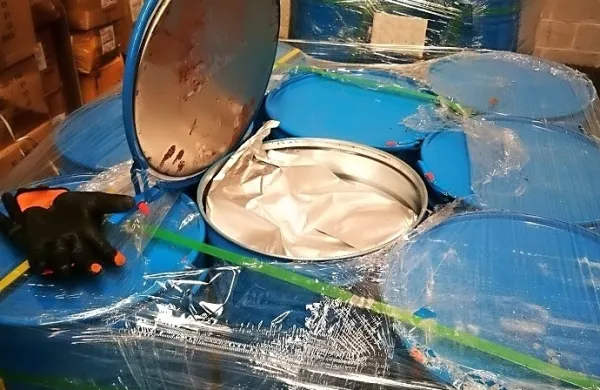 V sodih bi morala biti barva za  označevanje cestišč