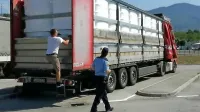 Policisti so odkrili več vozil, na katerih tovor ni bil ustrezno 
zavarovan. 