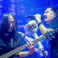 Ameriški Dream Theater je navdušil.   
