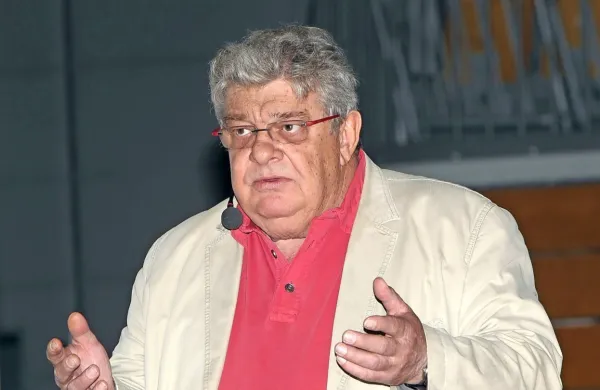 Jesper Juul je veljal za vodilnega družinskega strokovnjaka.  Leta 
2004 je ustanovil organizacijo Familylab International, ki se je 
osredotočila na svetovanje staršem pri vzgoji otrok. Izpostavo ima 
tudi v Sloveniji. 