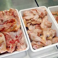 Pot od nakupa svežega mesa do domačega hladilnika mora biti 
čim krajša, meso nesite v hladilni torbi.  
