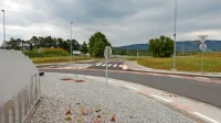 Ob divaškem krožišču že leta stoji smerokaz za nakupovalno 
središče, a šele zdaj občina spreminja občinski prostorski načrt, 
da bo tam res lahko zrasla trgovina. 